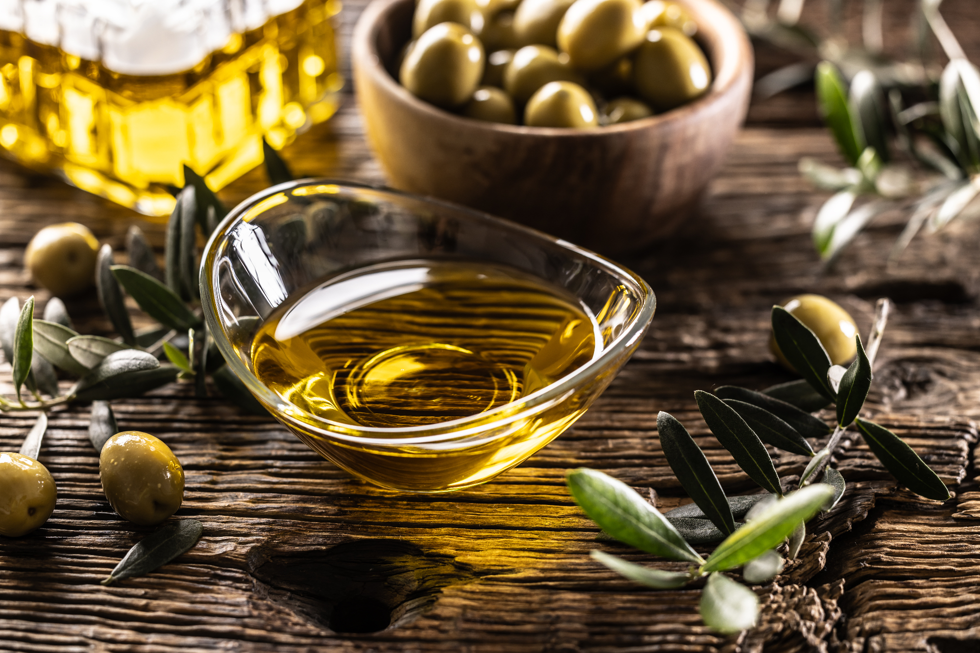 Domače olivno olje, kruh in pašut